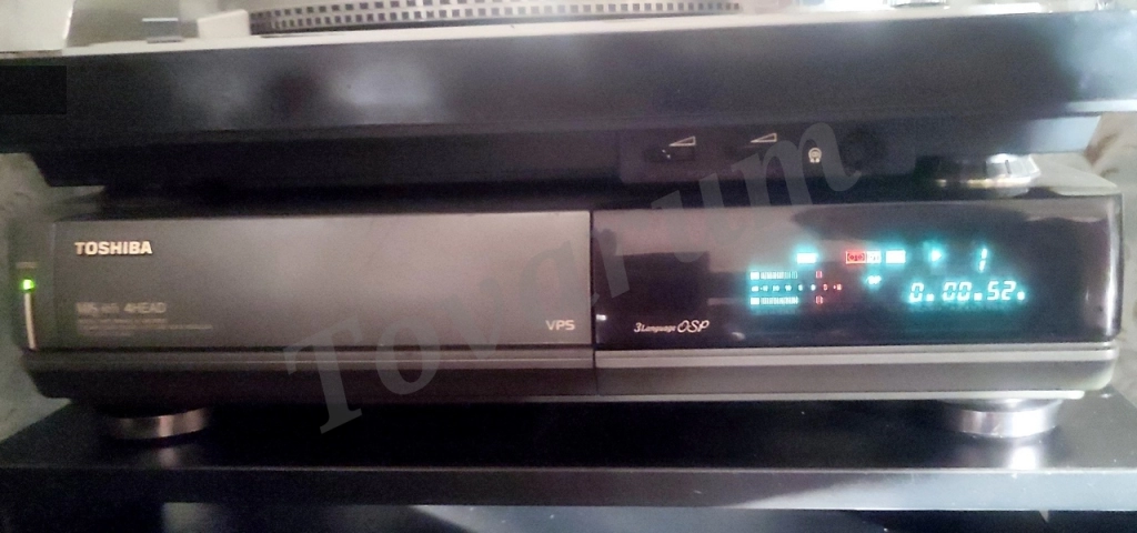 Видеомагнитофон TOSHIBA V-711G