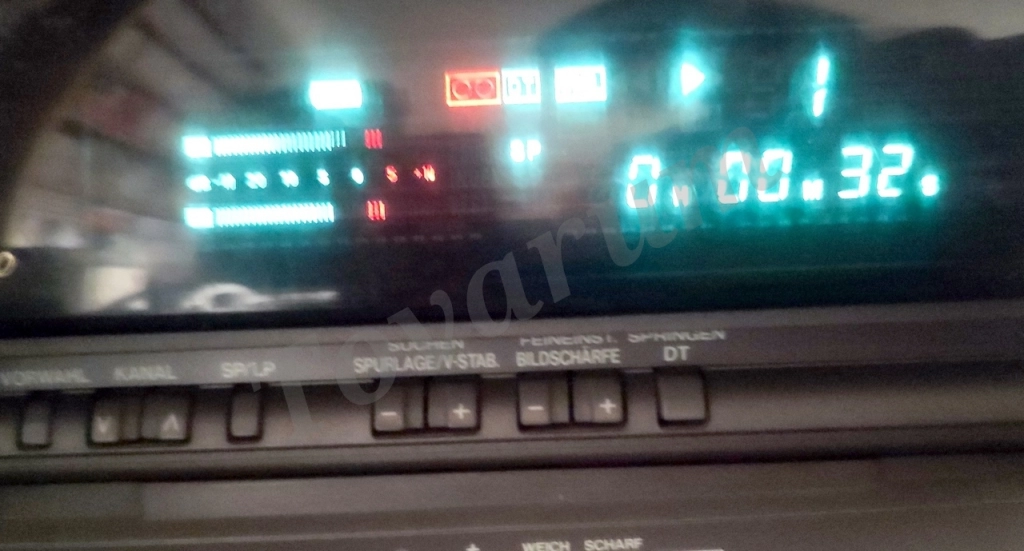 Видеомагнитофон TOSHIBA V-711G