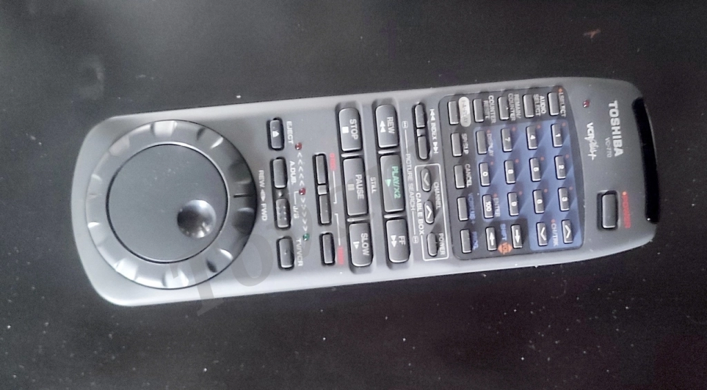 Видеомагнитофон TOSHIBA V-711G