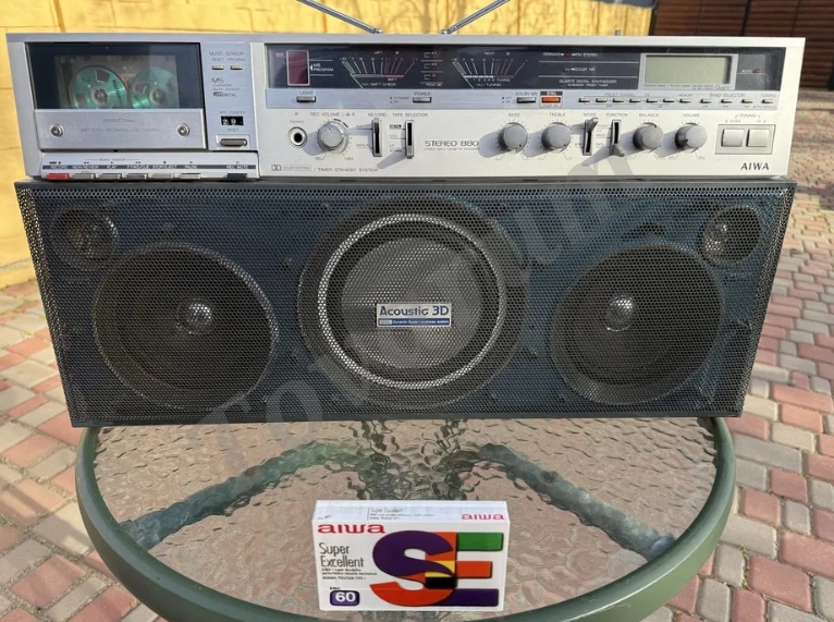 Магнитофон кассетный AIWA