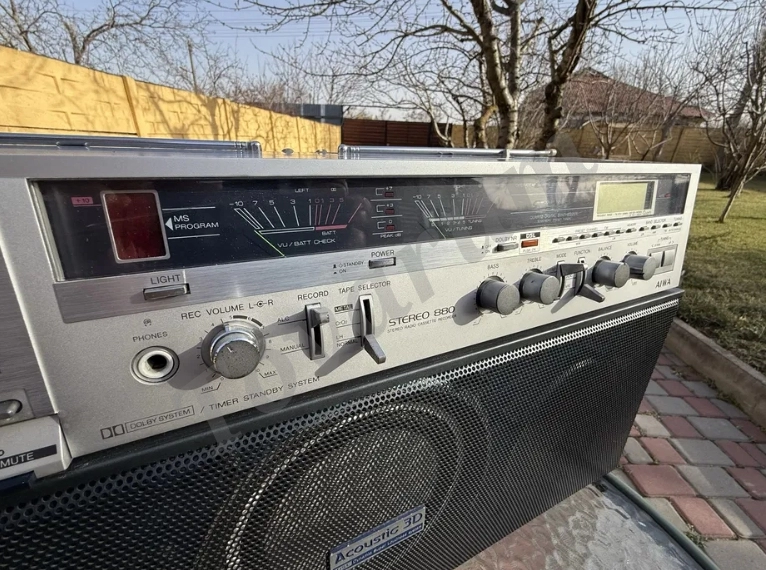 Магнитофон кассетный AIWA